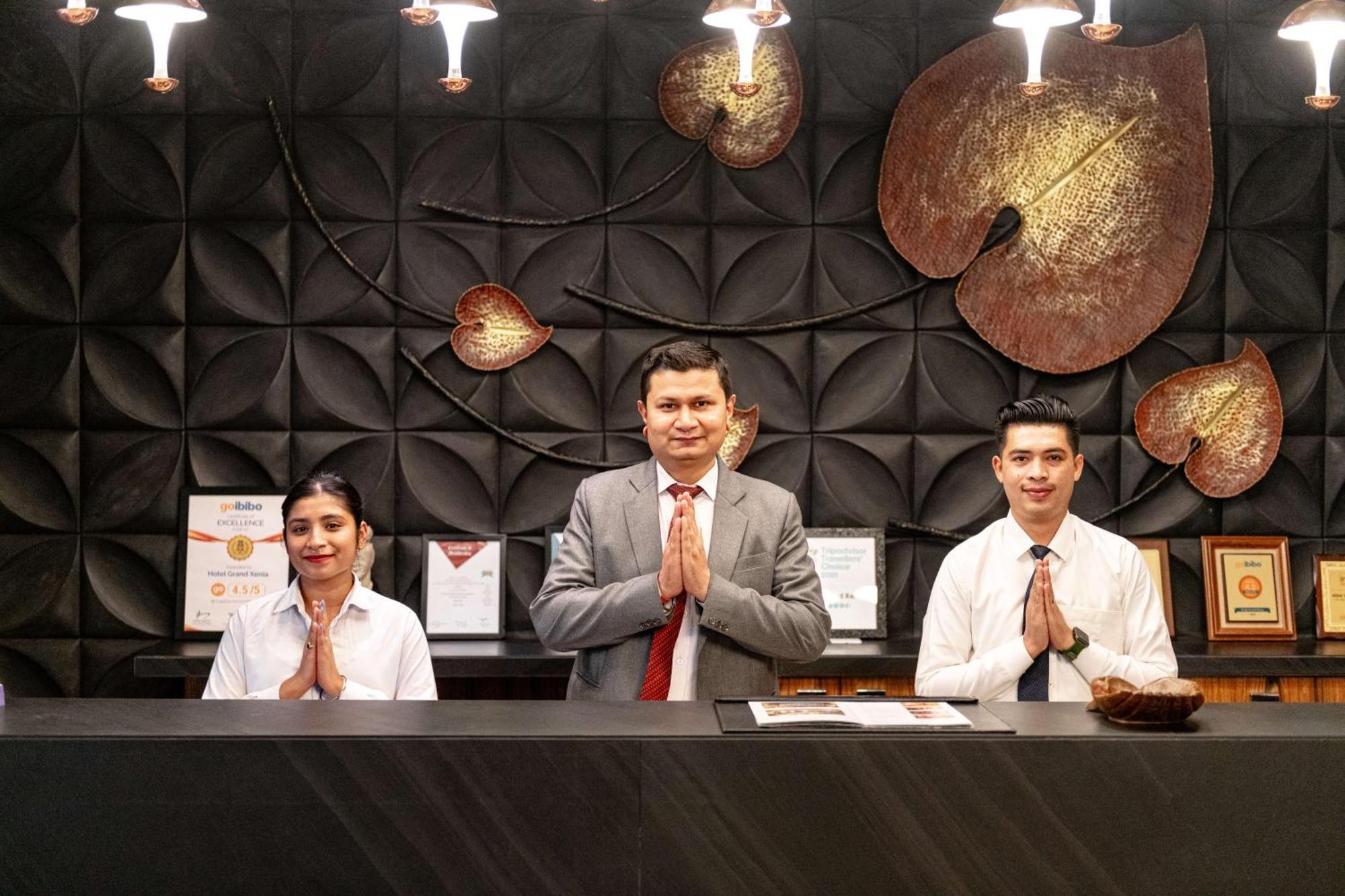 阿杰梅尔齐妮亚大酒店 外观 照片